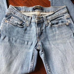 Levi’s Too Superlow 524 jeans